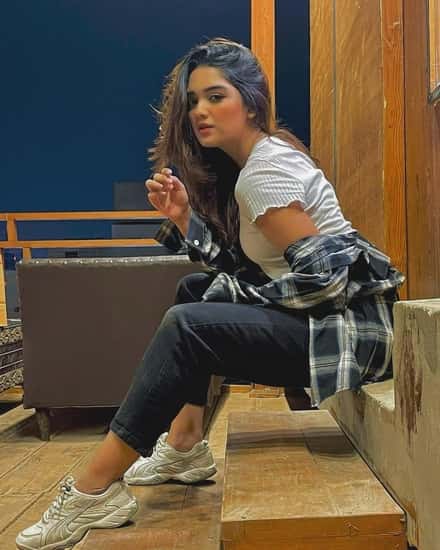 romaisa khan wiki